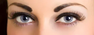 Detailaufnahme der Augen einer Frau vor einer ästhetischen Behandlung in Berlin